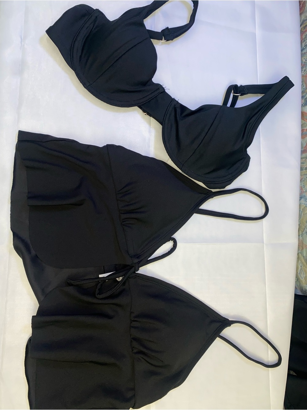 Woman’s swim bundle - Picture 4 of 9